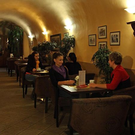 Hotel Cierny Orol Roznava Luaran gambar
