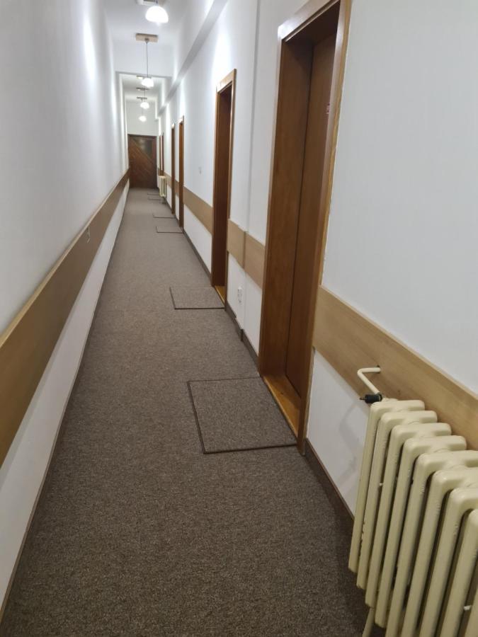 Hotel Cierny Orol Roznava Luaran gambar