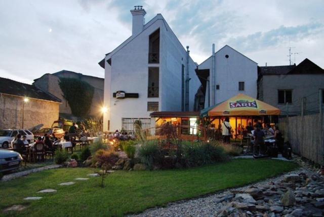 Hotel Cierny Orol Roznava Luaran gambar